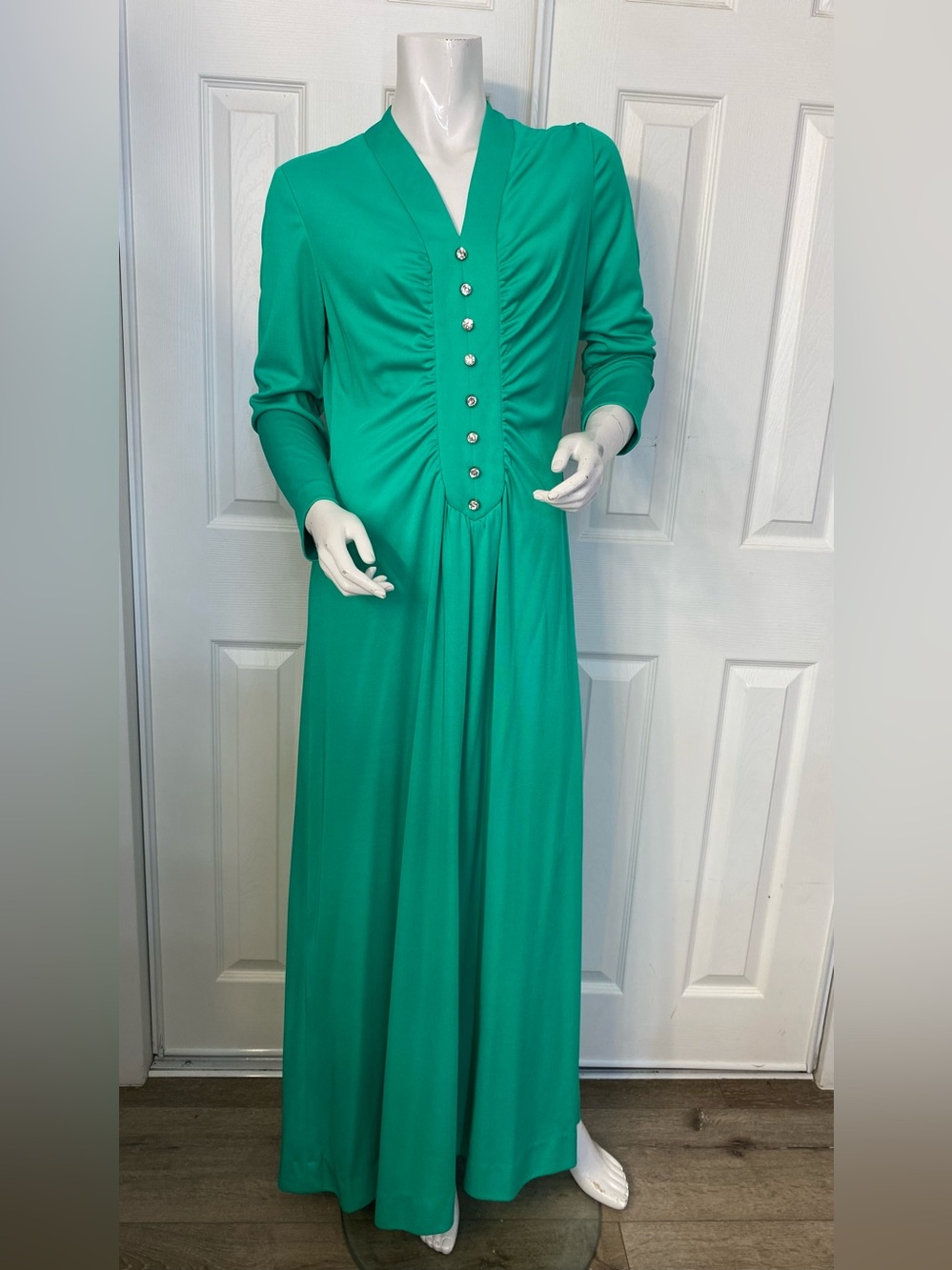 ‼️Vintage 70s Emerald Green Long Sleeve Maxi Dress with Front Button Detail